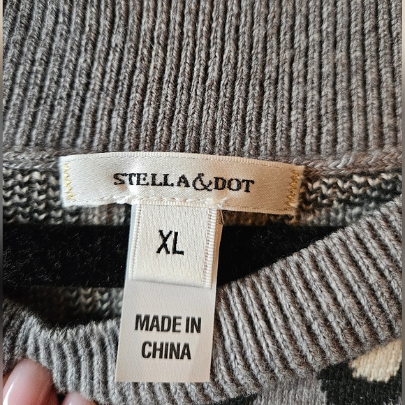*2 For $30* Stella & Dot Grey Leopard sweater. Size XL - Picture 2 of 5